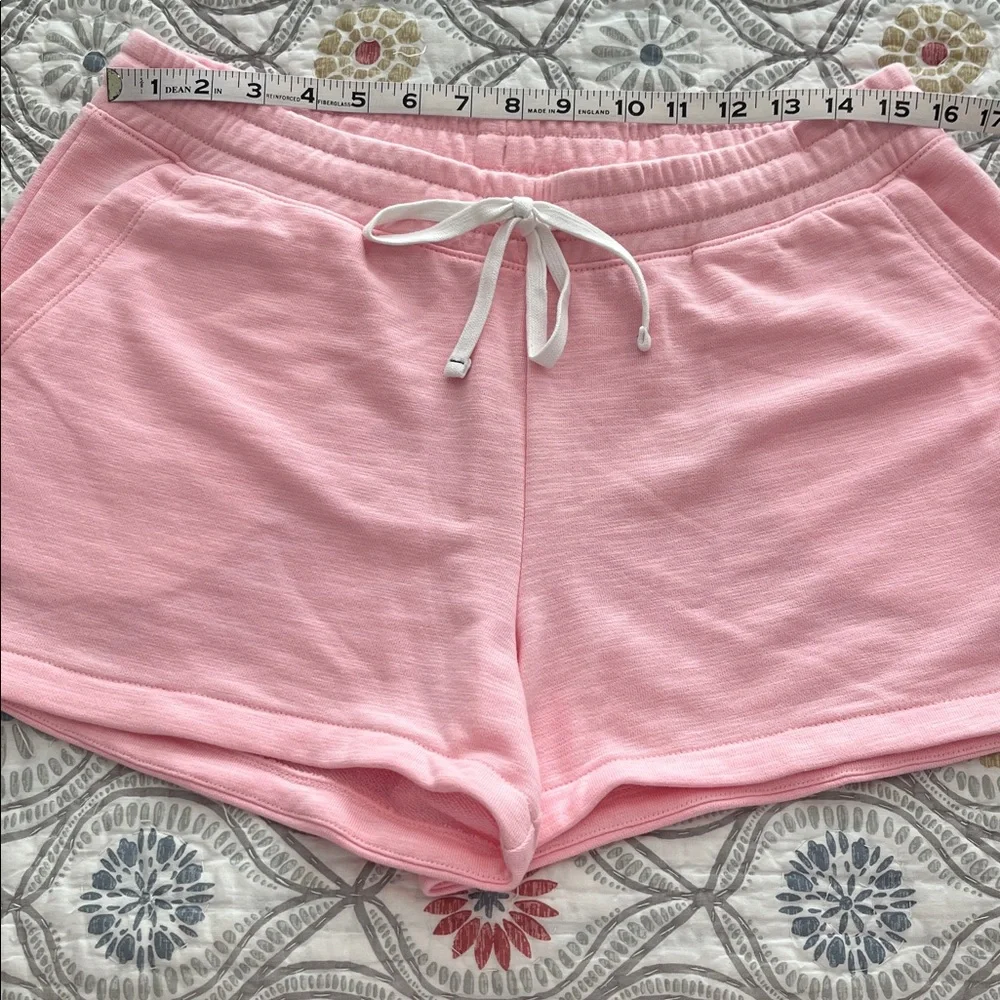 NWOT Vineyard Vines pink shorts, size M. - Picture 6 of 11